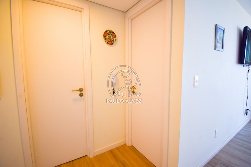 Dormitorio y baño 